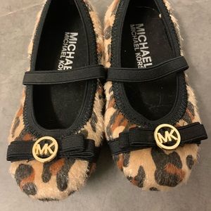 Never used Michael Kors  ballerina shoes size 7T